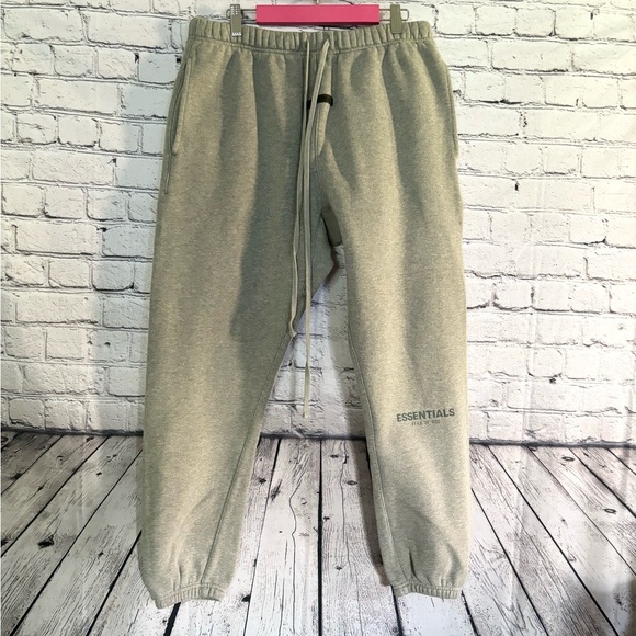 FEAR OF GOD. ESSENTIALS. Gray sweat pants. Size L - Picture 1 of 5